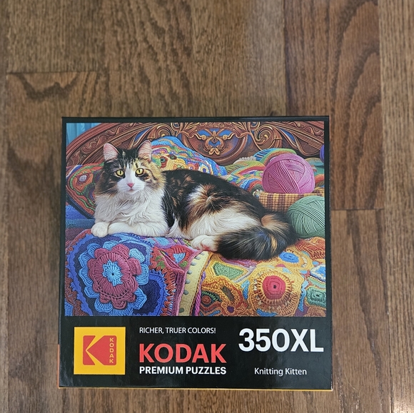Kodak Premium Puzzles - Colorful Knitting Cat - Picture 1 of 3